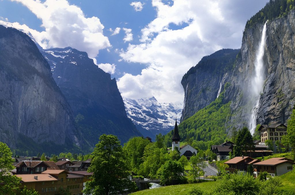 Lauterbrunnen_-_Staubbachfall
